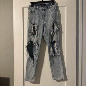 Hollister Curvy High Rise Ripped Mom Jean - W27, L29